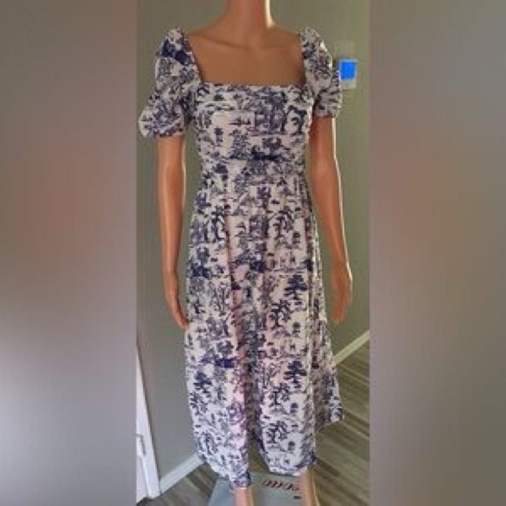 Chic Blue and White Maxi Dress